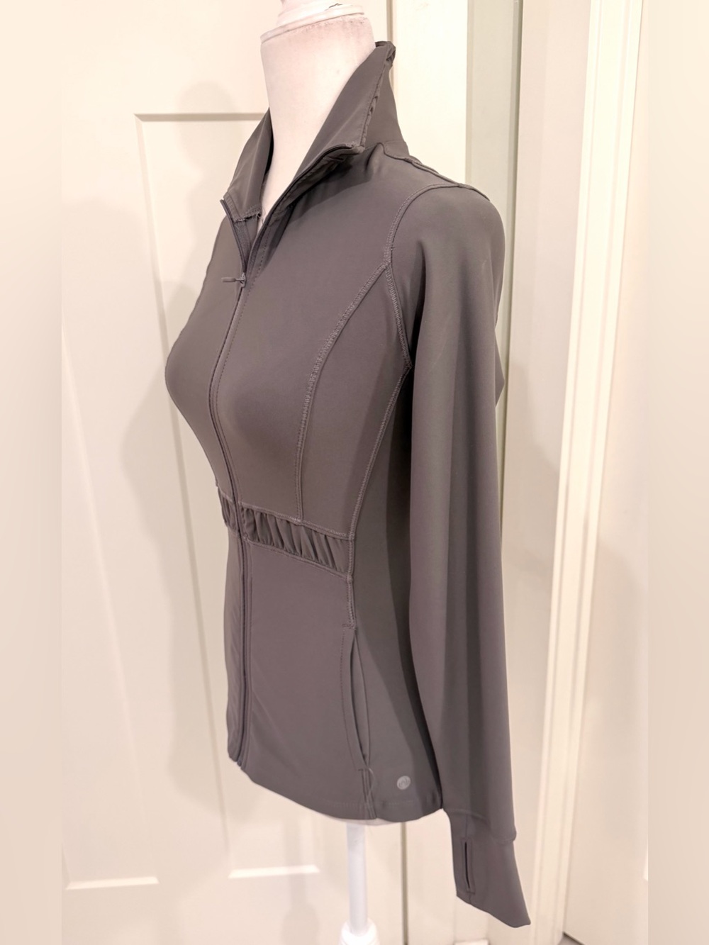 Apana Active Jacket - Picture 2 of 8